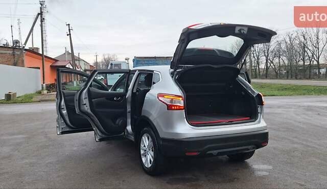 Серый Ниссан Кашкай, объемом двигателя 1.5 л и пробегом 120 тыс. км за 14900 $, фото 94 на Automoto.ua