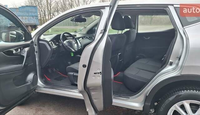 Серый Ниссан Кашкай, объемом двигателя 1.5 л и пробегом 120 тыс. км за 14900 $, фото 12 на Automoto.ua