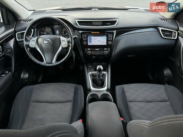 Сірий Ніссан Кашкай, об'ємом двигуна 1.5 л та пробігом 160 тис. км за 15400 $, фото 21 на Automoto.ua
