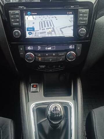 Серый Ниссан Кашкай, объемом двигателя 1.5 л и пробегом 250 тыс. км за 13800 $, фото 7 на Automoto.ua