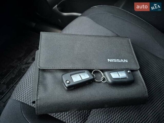 Серый Ниссан Кашкай, объемом двигателя 1.6 л и пробегом 180 тыс. км за 15000 $, фото 6 на Automoto.ua