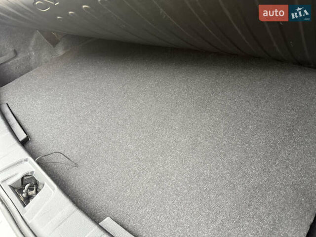 Серый Ниссан Кашкай, объемом двигателя 1.2 л и пробегом 81 тыс. км за 11600 $, фото 58 на Automoto.ua