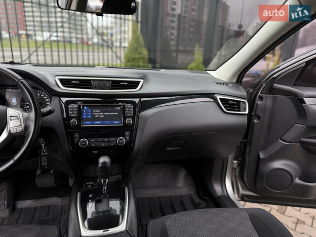 Серый Ниссан Кашкай, объемом двигателя 1.2 л и пробегом 81 тыс. км за 12900 $, фото 21 на Automoto.ua
