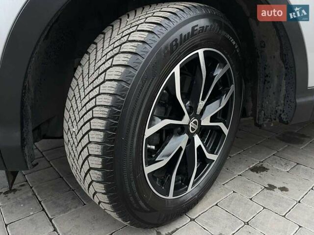 Сірий Ніссан Кашкай, об'ємом двигуна 1.2 л та пробігом 83 тис. км за 13500 $, фото 61 на Automoto.ua