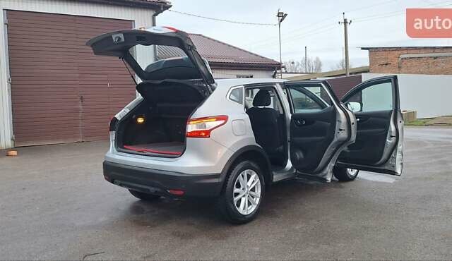 Серый Ниссан Кашкай, объемом двигателя 1.5 л и пробегом 120 тыс. км за 14900 $, фото 96 на Automoto.ua