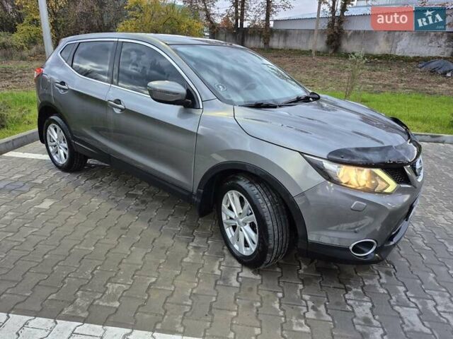 Серый Ниссан Кашкай, объемом двигателя 1.6 л и пробегом 180 тыс. км за 15000 $, фото 13 на Automoto.ua