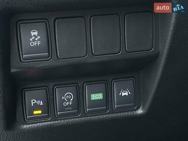 Сірий Ніссан Кашкай, об'ємом двигуна 1.2 л та пробігом 83 тис. км за 13500 $, фото 78 на Automoto.ua