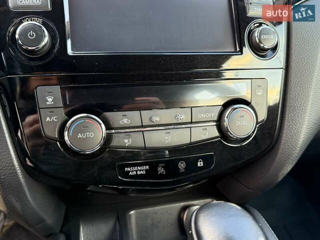 Сірий Ніссан Кашкай, об'ємом двигуна 1.6 л та пробігом 92 тис. км за 16200 $, фото 20 на Automoto.ua