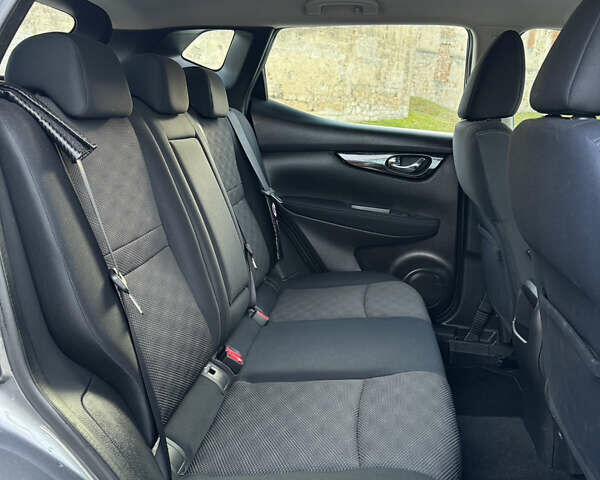 Сірий Ніссан Кашкай, об'ємом двигуна 1.5 л та пробігом 160 тис. км за 15400 $, фото 19 на Automoto.ua