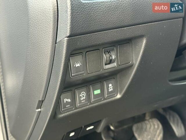 Сірий Ніссан Кашкай, об'ємом двигуна 1.6 л та пробігом 92 тис. км за 16200 $, фото 16 на Automoto.ua