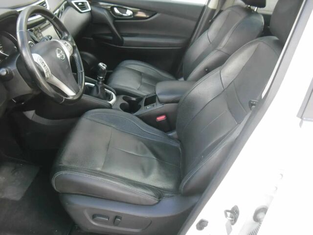 Серый Ниссан Кашкай, объемом двигателя 1.6 л и пробегом 73 тыс. км за 7000 $, фото 5 на Automoto.ua