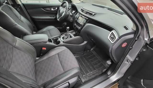 Сірий Ніссан Кашкай, об'ємом двигуна 1.6 л та пробігом 210 тис. км за 14750 $, фото 9 на Automoto.ua