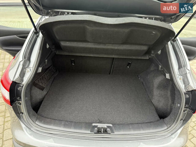 Серый Ниссан Кашкай, объемом двигателя 1.2 л и пробегом 81 тыс. км за 11600 $, фото 57 на Automoto.ua