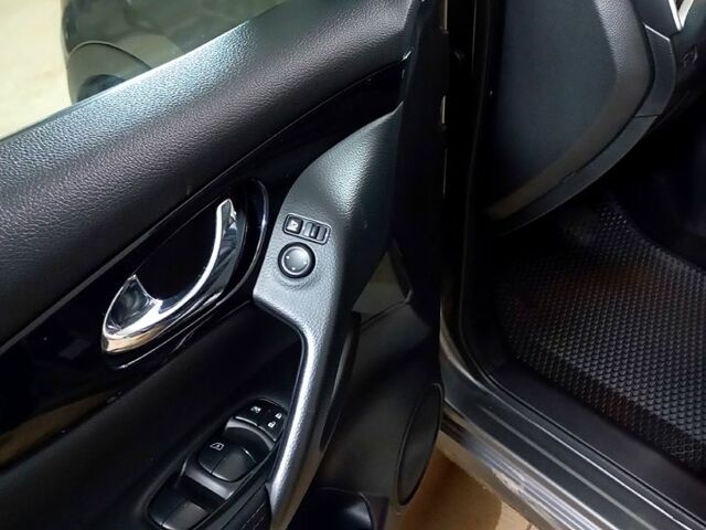 Серый Ниссан Кашкай, объемом двигателя 1.6 л и пробегом 158 тыс. км за 16500 $, фото 5 на Automoto.ua