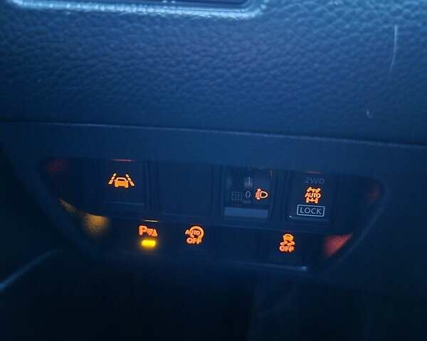 Серый Ниссан Кашкай, объемом двигателя 1.6 л и пробегом 180 тыс. км за 15000 $, фото 2 на Automoto.ua