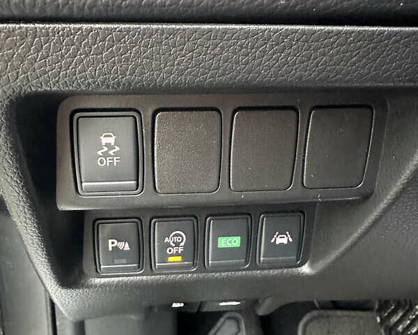 Сірий Ніссан Кашкай, об'ємом двигуна 1.6 л та пробігом 200 тис. км за 16600 $, фото 26 на Automoto.ua