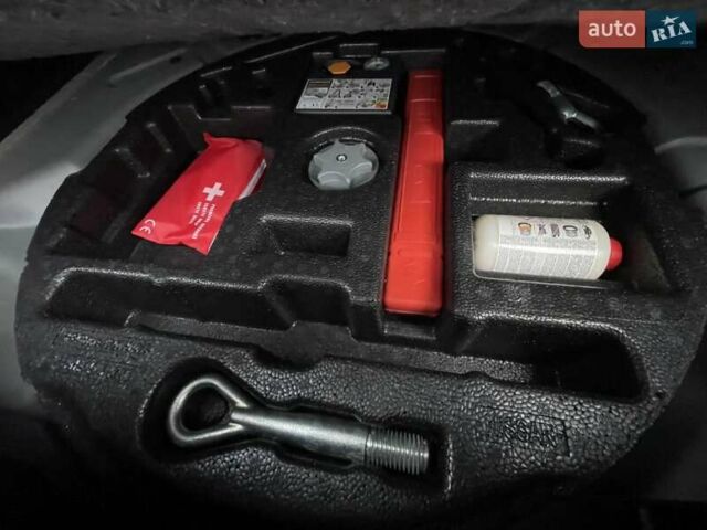 Сірий Ніссан Кашкай, об'ємом двигуна 1.2 л та пробігом 83 тис. км за 13500 $, фото 58 на Automoto.ua