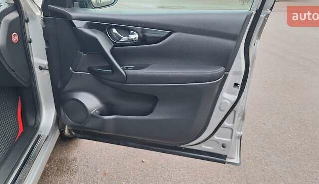 Серый Ниссан Кашкай, объемом двигателя 1.5 л и пробегом 120 тыс. км за 14900 $, фото 78 на Automoto.ua