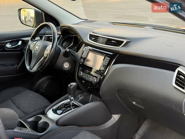 Сірий Ніссан Кашкай, об'ємом двигуна 1.6 л та пробігом 92 тис. км за 16200 $, фото 23 на Automoto.ua