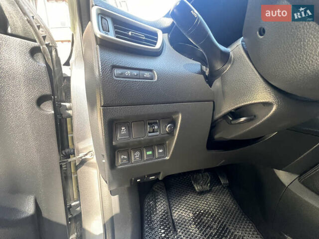 Серый Ниссан Кашкай, объемом двигателя 1.6 л и пробегом 279 тыс. км за 13500 $, фото 11 на Automoto.ua