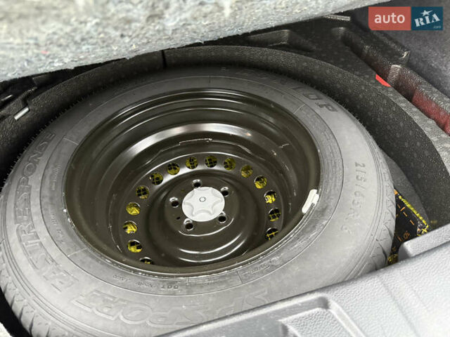 Серый Ниссан Кашкай, объемом двигателя 1.2 л и пробегом 81 тыс. км за 11600 $, фото 59 на Automoto.ua