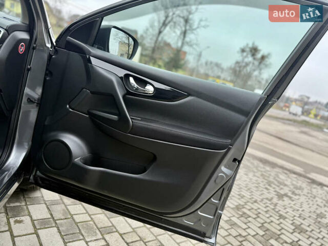 Серый Ниссан Кашкай, объемом двигателя 1.2 л и пробегом 81 тыс. км за 11600 $, фото 56 на Automoto.ua