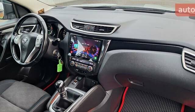 Серый Ниссан Кашкай, объемом двигателя 1.5 л и пробегом 120 тыс. км за 14900 $, фото 63 на Automoto.ua