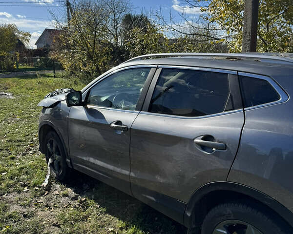 Серый Ниссан Кашкай, объемом двигателя 1.5 л и пробегом 250 тыс. км за 9500 $, фото 5 на Automoto.ua