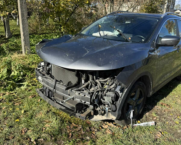 Серый Ниссан Кашкай, объемом двигателя 1.5 л и пробегом 250 тыс. км за 9500 $, фото 6 на Automoto.ua