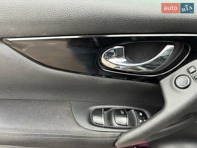 Серый Ниссан Кашкай, объемом двигателя 1.6 л и пробегом 230 тыс. км за 17000 $, фото 8 на Automoto.ua