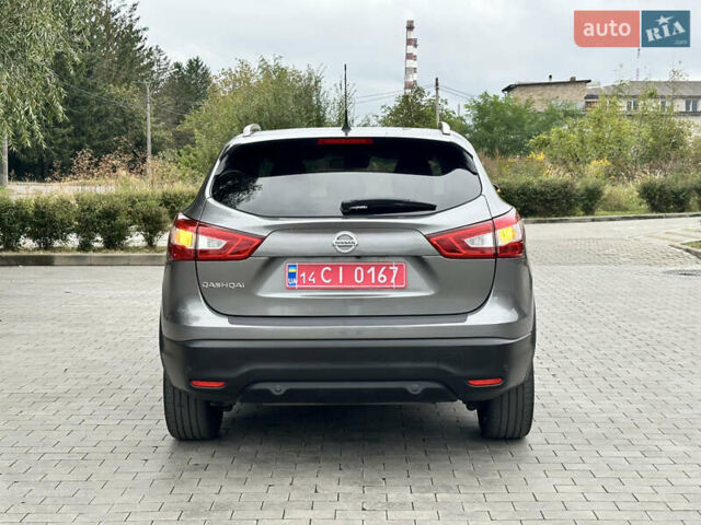 Серый Ниссан Кашкай, объемом двигателя 1.6 л и пробегом 180 тыс. км за 16800 $, фото 1 на Automoto.ua