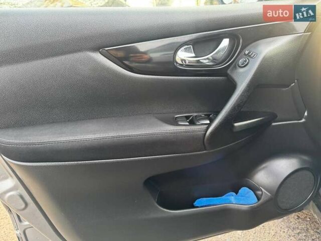 Серый Ниссан Кашкай, объемом двигателя 1.6 л и пробегом 114 тыс. км за 14750 $, фото 58 на Automoto.ua