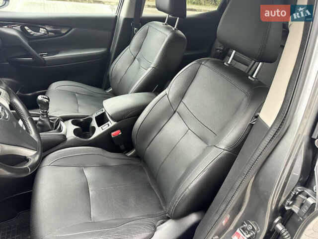 Серый Ниссан Кашкай, объемом двигателя 1.6 л и пробегом 180 тыс. км за 16800 $, фото 18 на Automoto.ua