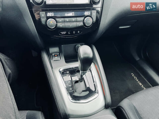 Сірий Ніссан Кашкай, об'ємом двигуна 1.6 л та пробігом 202 тис. км за 15700 $, фото 15 на Automoto.ua