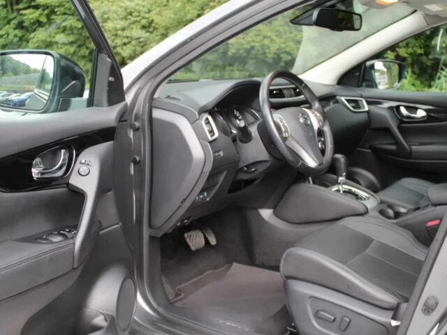 Серый Ниссан Кашкай, объемом двигателя 1.6 л и пробегом 75 тыс. км за 8900 $, фото 4 на Automoto.ua