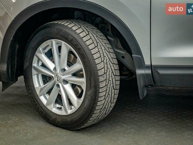 Сірий Ніссан Кашкай, об'ємом двигуна 2 л та пробігом 80 тис. км за 16623 $, фото 7 на Automoto.ua