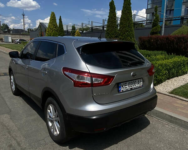 Серый Ниссан Кашкай, объемом двигателя 1.6 л и пробегом 248 тыс. км за 12900 $, фото 6 на Automoto.ua