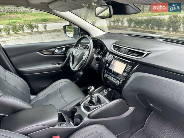 Серый Ниссан Кашкай, объемом двигателя 1.6 л и пробегом 180 тыс. км за 16800 $, фото 23 на Automoto.ua