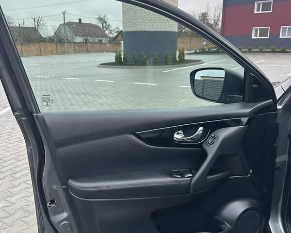 Серый Ниссан Кашкай, объемом двигателя 1.6 л и пробегом 230 тыс. км за 14350 $, фото 10 на Automoto.ua