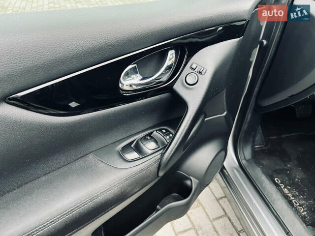 Сірий Ніссан Кашкай, об'ємом двигуна 1.6 л та пробігом 202 тис. км за 15700 $, фото 10 на Automoto.ua