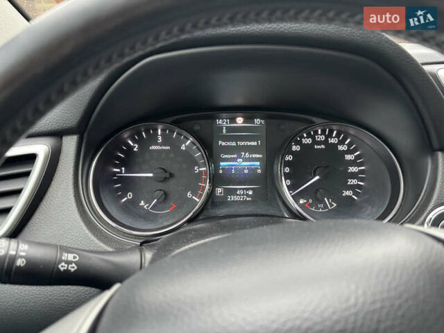 Серый Ниссан Кашкай, объемом двигателя 1.6 л и пробегом 230 тыс. км за 17000 $, фото 10 на Automoto.ua