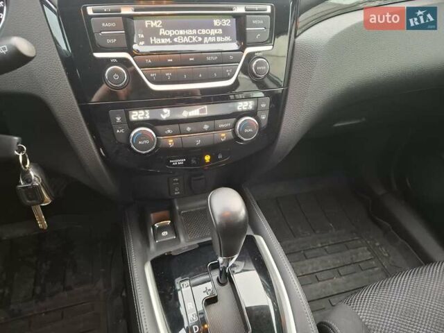 Сірий Ніссан Кашкай, об'ємом двигуна 1.6 л та пробігом 159 тис. км за 16300 $, фото 15 на Automoto.ua