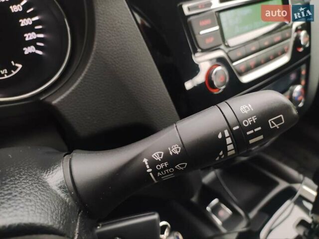 Ниссан Кашкай 2017 в Киеве на Automoto.ua Серый Ниссан Кашкай, объемом двигателя 1.6 л и пробегом 159 тыс. км за 14999 $, фото 15 на Automoto.ua
