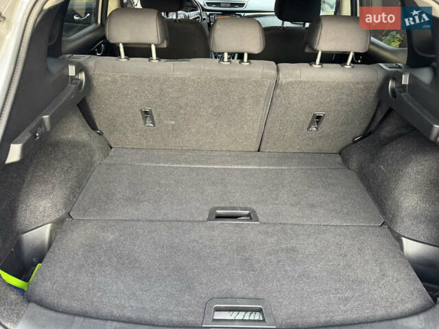 Сірий Ніссан Кашкай, об'ємом двигуна 1.6 л та пробігом 167 тис. км за 17300 $, фото 8 на Automoto.ua