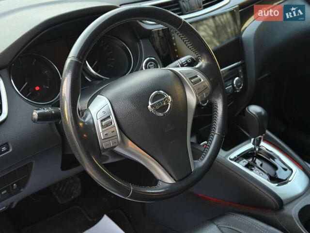 Серый Ниссан Кашкай, объемом двигателя 1.6 л и пробегом 245 тыс. км за 16000 $, фото 6 на Automoto.ua