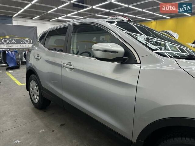 Сірий Ніссан Кашкай, об'ємом двигуна 1.6 л та пробігом 171 тис. км за 15300 $, фото 2 на Automoto.ua