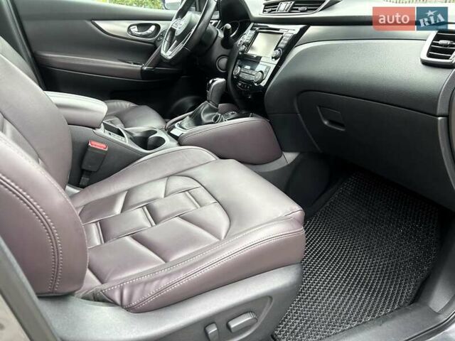 Сірий Ніссан Кашкай, об'ємом двигуна 1.6 л та пробігом 85 тис. км за 19300 $, фото 44 на Automoto.ua