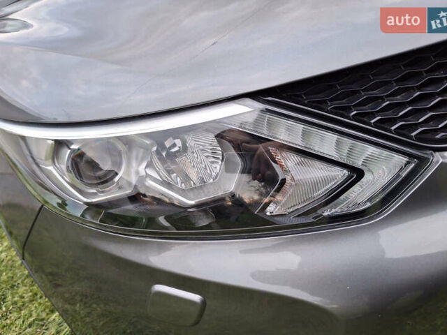 Серый Ниссан Кашкай, объемом двигателя 1.6 л и пробегом 42 тыс. км за 19000 $, фото 21 на Automoto.ua