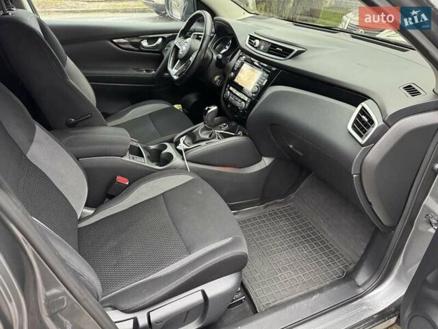 Сірий Ніссан Кашкай, об'ємом двигуна 1.6 л та пробігом 80 тис. км за 19500 $, фото 33 на Automoto.ua