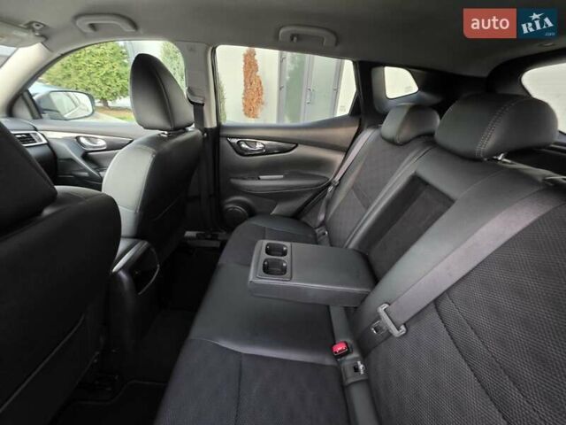 Серый Ниссан Кашкай, объемом двигателя 1.6 л и пробегом 168 тыс. км за 15950 $, фото 64 на Automoto.ua